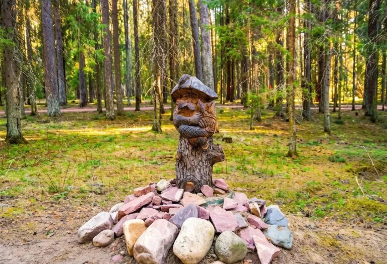 Скульптура лесного духа